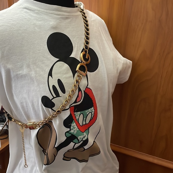 Authentic Dolce and Gabbana Belt/Bag chain with key set - Picture 14 of 15